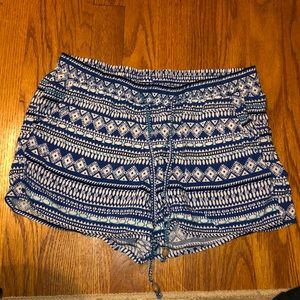 Comfy blue patterned shorts